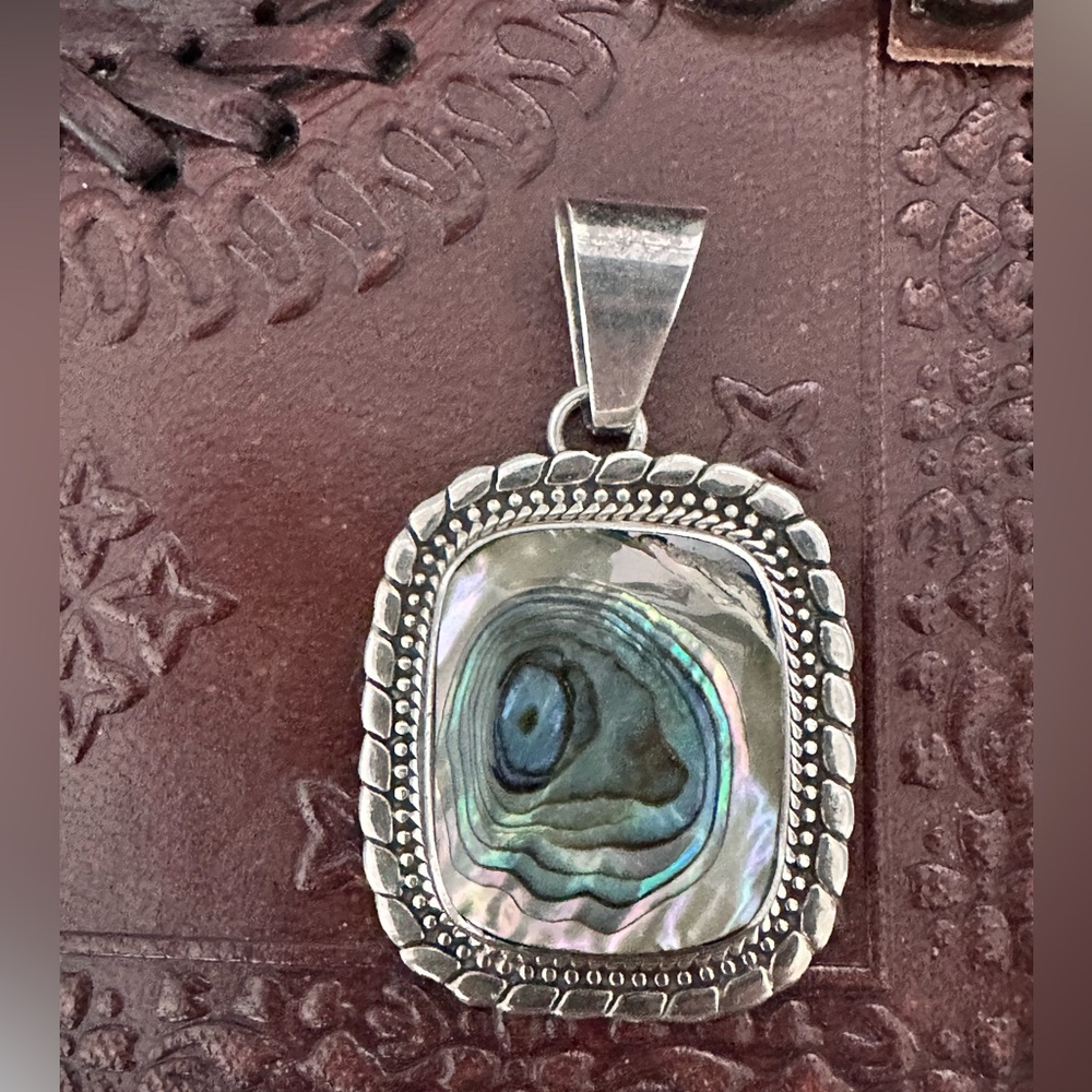 Sterling silver 925 Abalone pendant. Beautiful!